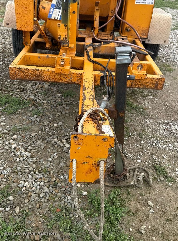 image for item DM5689 Bandit Intimidator 990 wood chipper