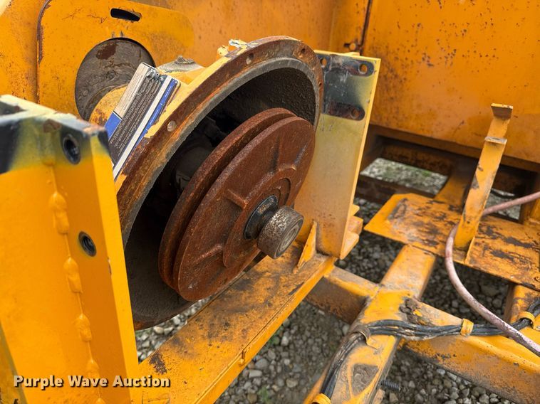 image for item DM5689 Bandit Intimidator 990 wood chipper