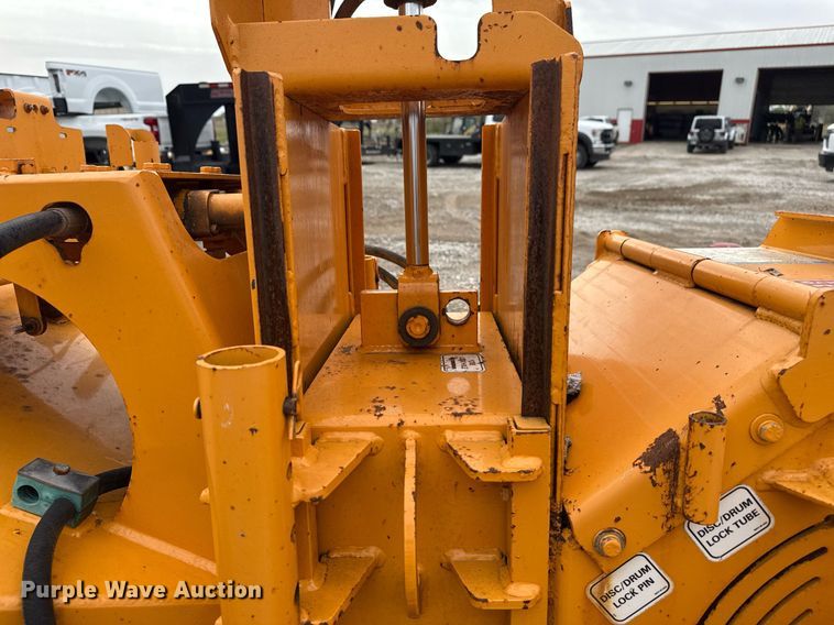 image for item DM5689 Bandit Intimidator 990 wood chipper