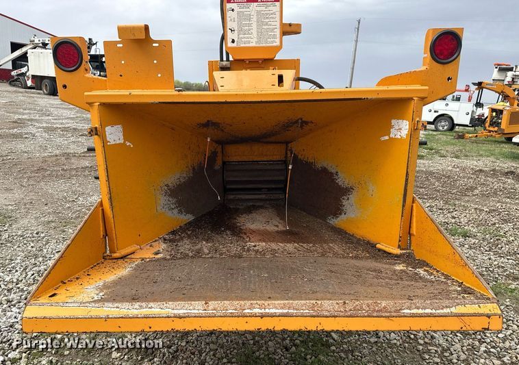 image for item DM5689 Bandit Intimidator 990 wood chipper