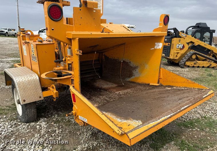 image for item DM5689 Bandit Intimidator 990 wood chipper