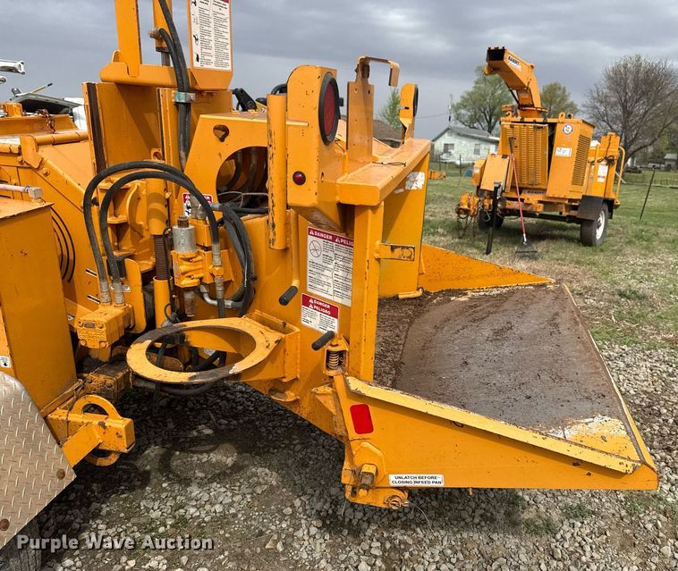 image for item DM5689 Bandit Intimidator 990 wood chipper