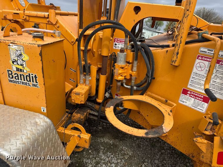 image for item DM5689 Bandit Intimidator 990 wood chipper