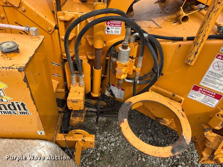 image for item DM5689 Bandit Intimidator 990 wood chipper