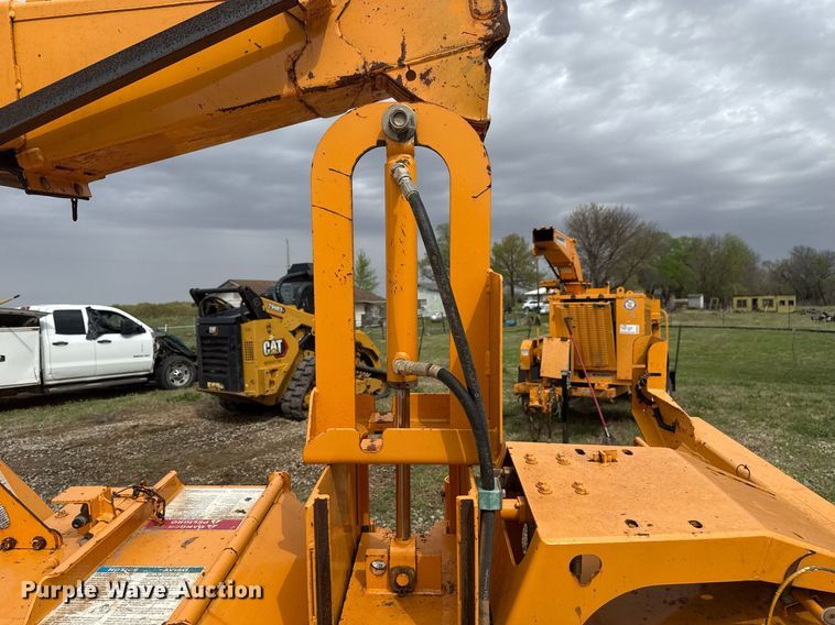 image for item DM5689 Bandit Intimidator 990 wood chipper