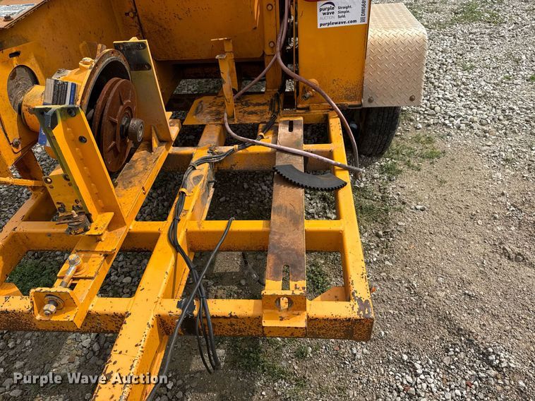 image for item DM5689 Bandit Intimidator 990 wood chipper