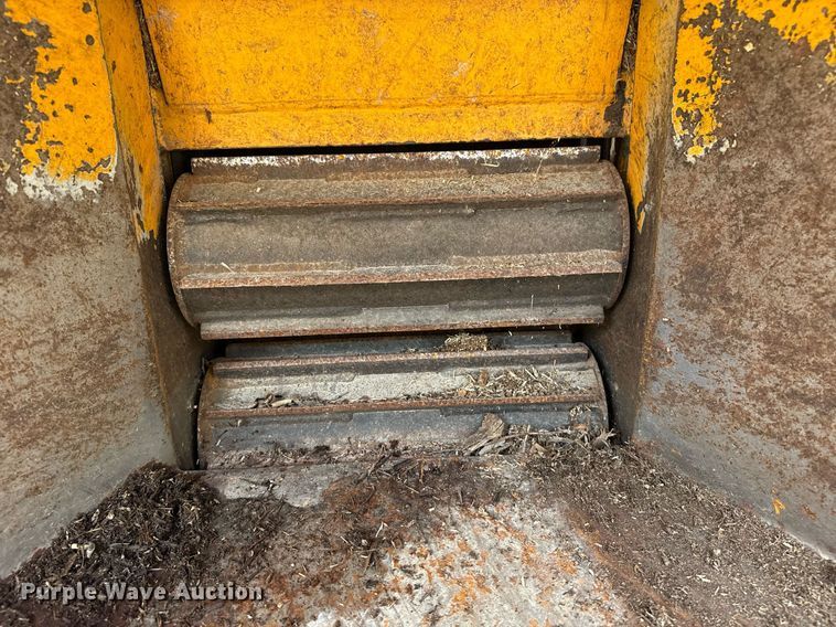 image for item DM5689 Bandit Intimidator 990 wood chipper