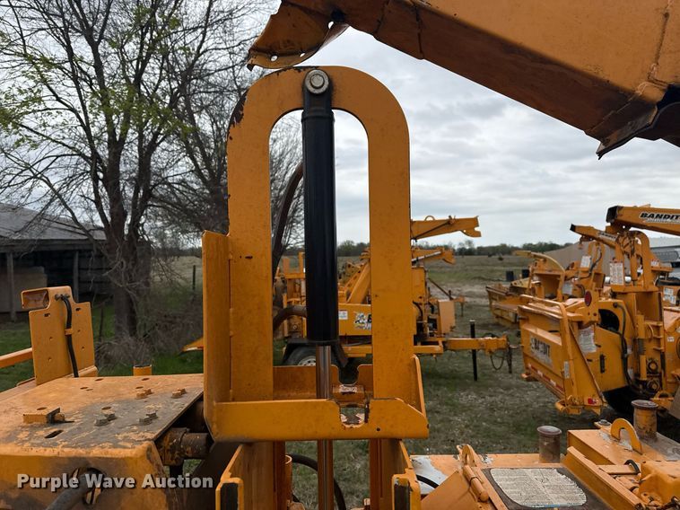 image for item DM5691 2016 Bandit Intimidator 990XP wood chipper