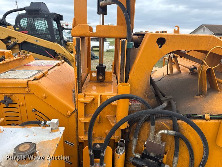 image for item DM5691 2016 Bandit Intimidator 990XP wood chipper