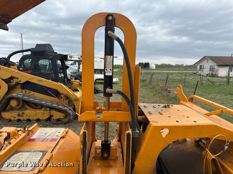 image for item DM5691 2016 Bandit Intimidator 990XP wood chipper