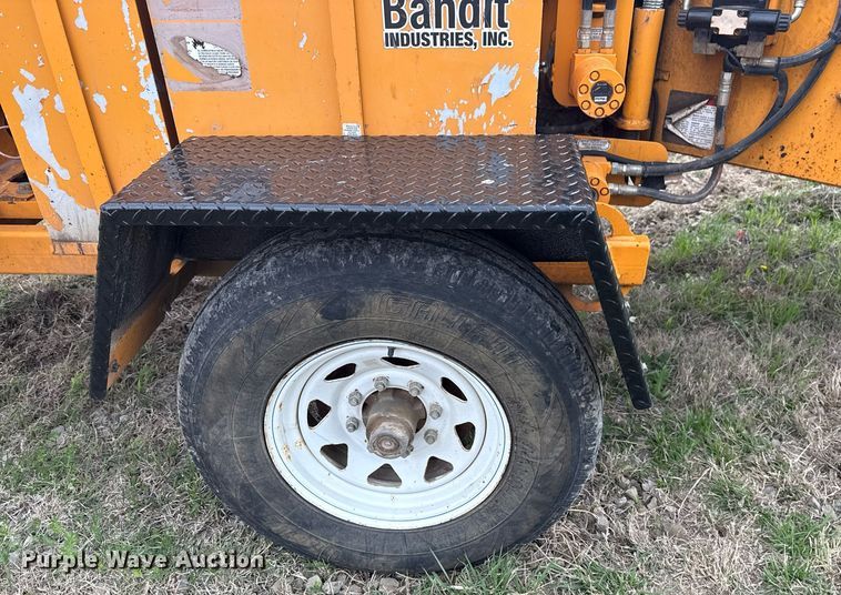 image for item DM5691 2016 Bandit Intimidator 990XP wood chipper