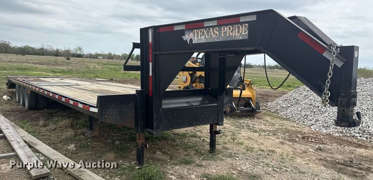 image for item DM5694 2019 Texas Pride Trailers FT83236KGN equipment trailer