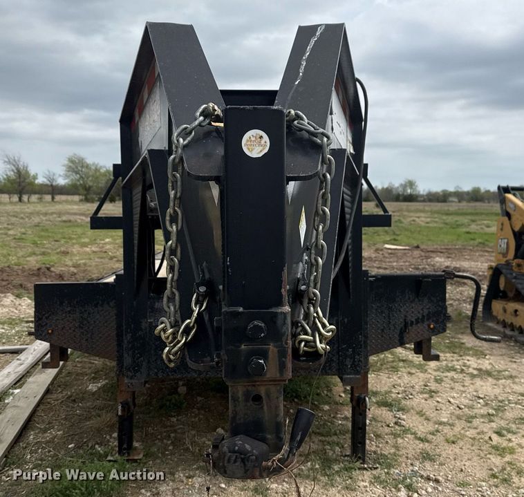 image for item DM5694 2019 Texas Pride Trailers FT83236KGN equipment trailer