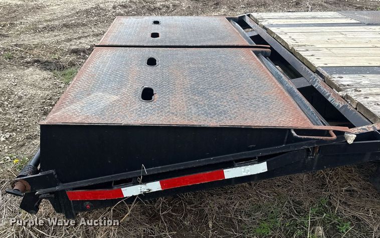 image for item DM5694 2019 Texas Pride Trailers FT83236KGN equipment trailer