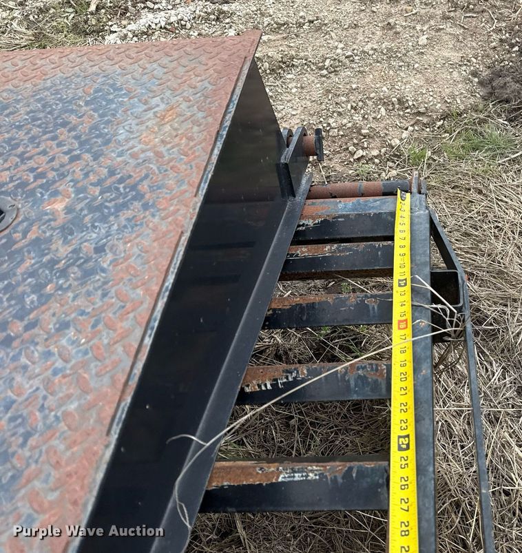 image for item DM5694 2019 Texas Pride Trailers FT83236KGN equipment trailer