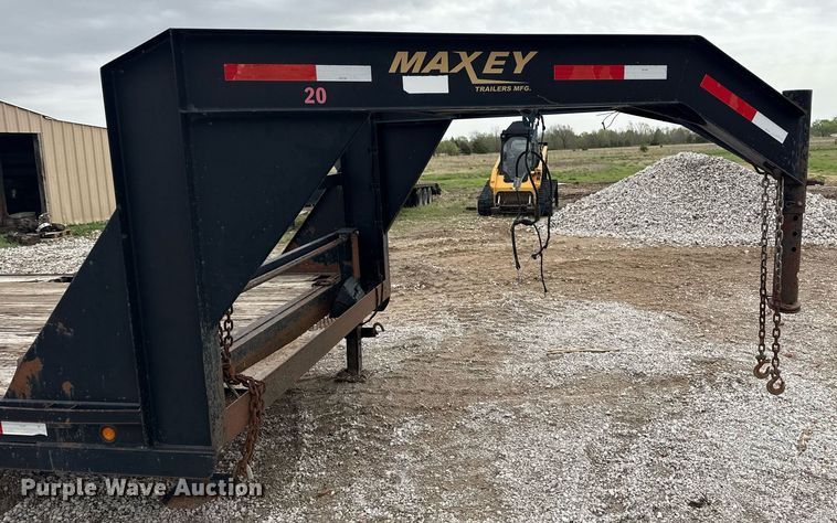 image for item DM5697 2011 Maxey Trailers equipment trailer