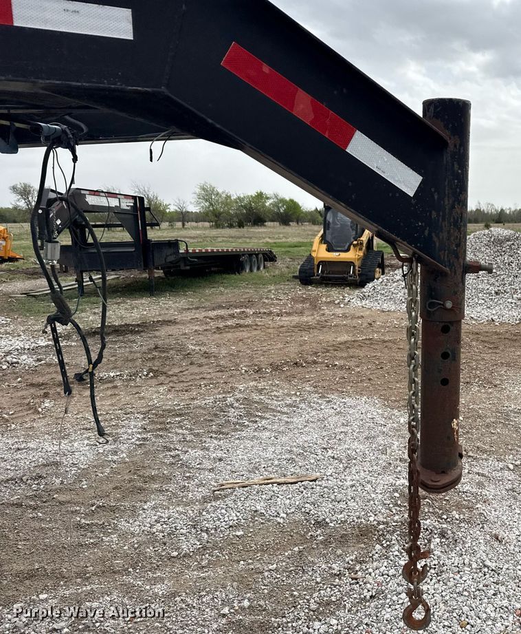 image for item DM5697 2011 Maxey Trailers equipment trailer