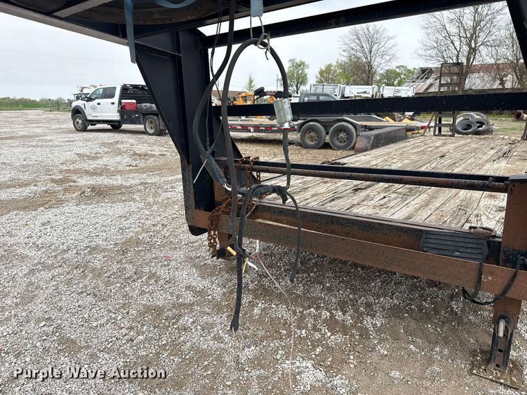 image for item DM5697 2011 Maxey Trailers equipment trailer