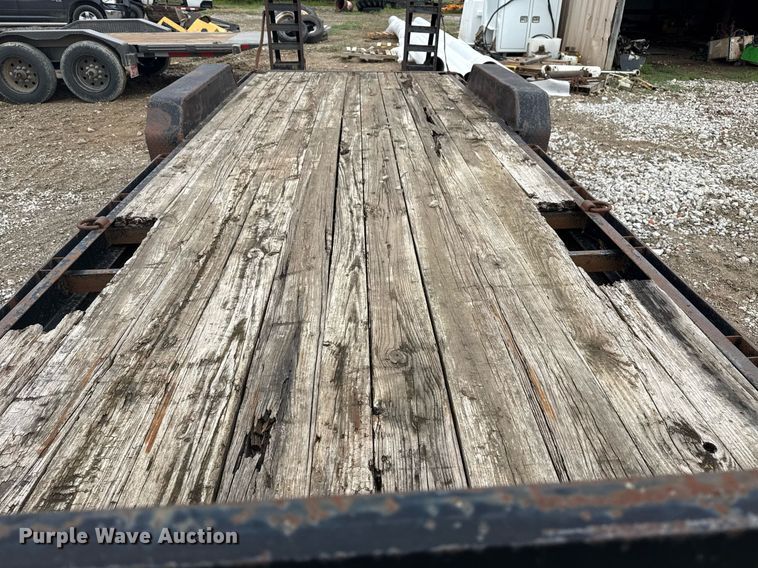 image for item DM5697 2011 Maxey Trailers equipment trailer