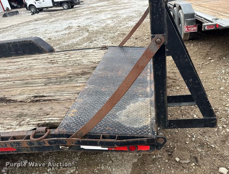 image for item DM5697 2011 Maxey Trailers equipment trailer