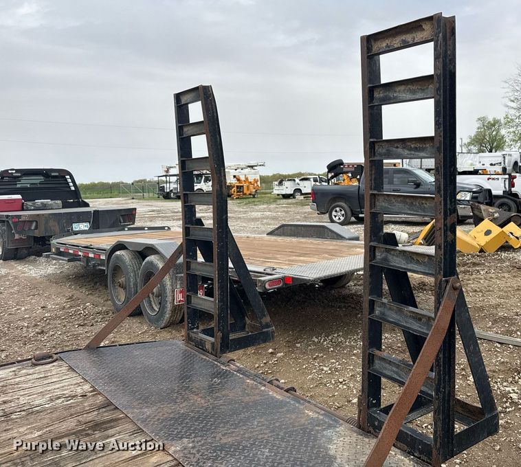 image for item DM5697 2011 Maxey Trailers equipment trailer