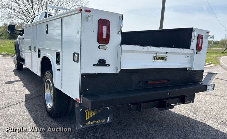 image for item DM5700 2019 Ford F450 Super Duty  Crew Cab utility / service truck