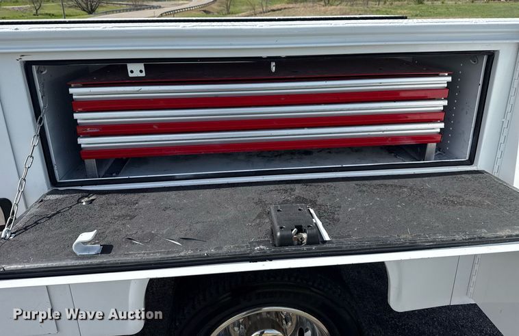 image for item DM5700 2019 Ford F450 Super Duty  Crew Cab utility / service truck