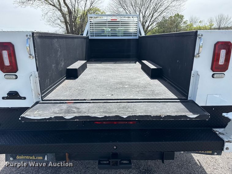 image for item DM5700 2019 Ford F450 Super Duty  Crew Cab utility / service truck