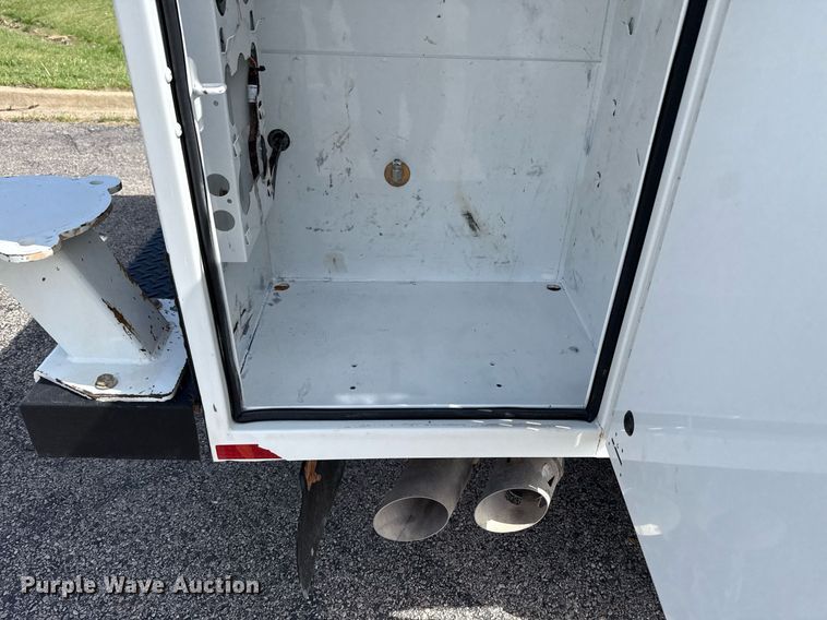 image for item DM5700 2019 Ford F450 Super Duty  Crew Cab utility / service truck