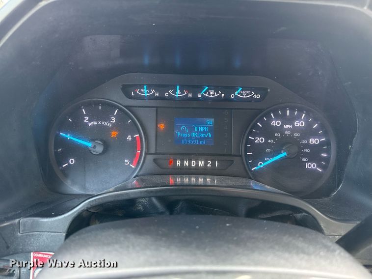 image for item DM5700 2019 Ford F450 Super Duty  Crew Cab utility / service truck