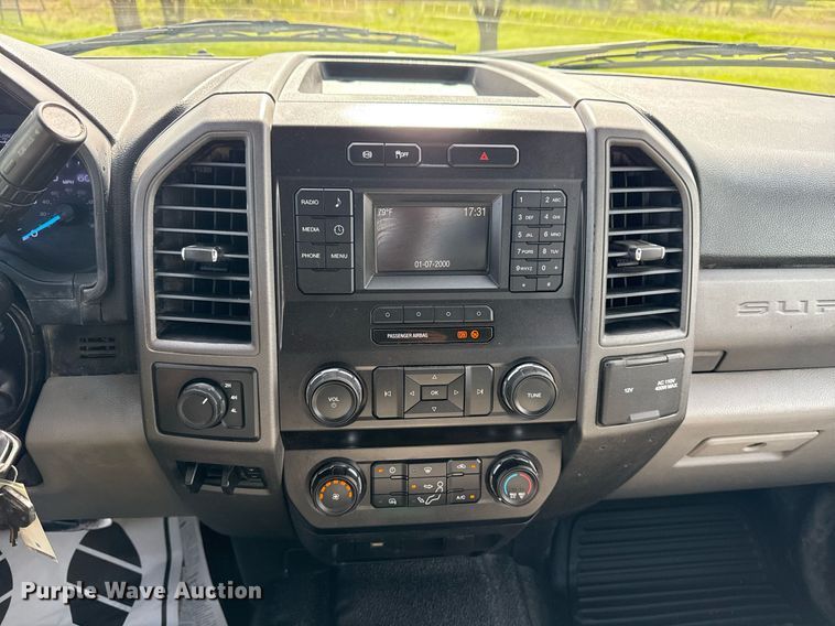 image for item DM5700 2019 Ford F450 Super Duty  Crew Cab utility / service truck