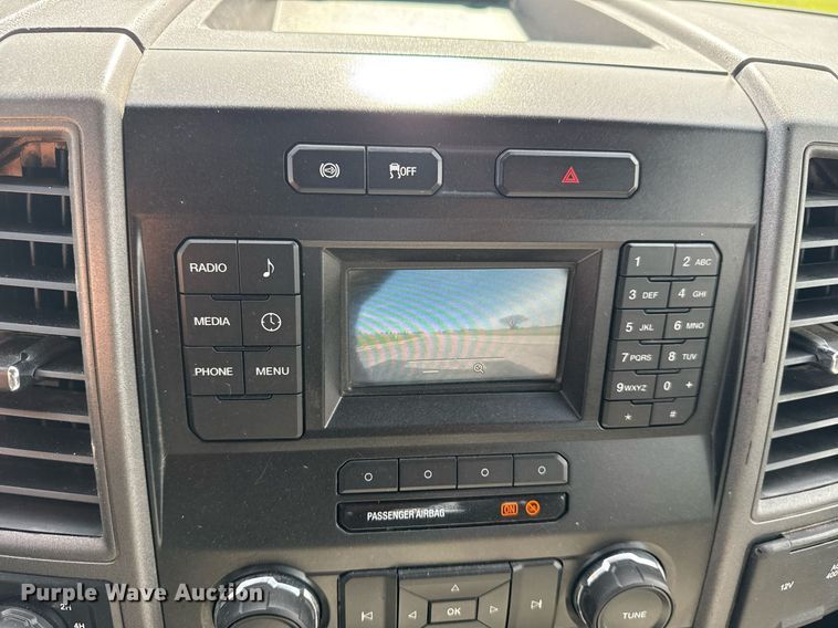 image for item DM5700 2019 Ford F450 Super Duty  Crew Cab utility / service truck