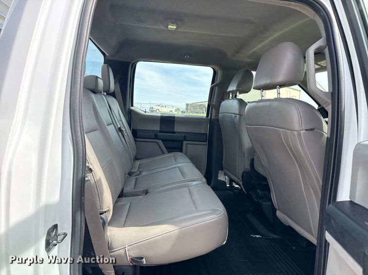 image for item DM5700 2019 Ford F450 Super Duty  Crew Cab utility / service truck