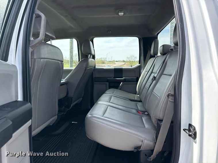 image for item DM5700 2019 Ford F450 Super Duty  Crew Cab utility / service truck