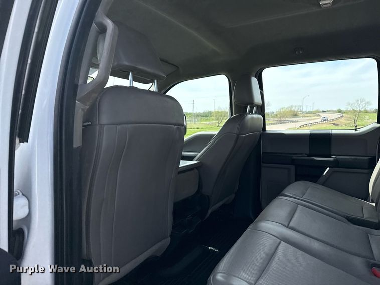 image for item DM5700 2019 Ford F450 Super Duty  Crew Cab utility / service truck