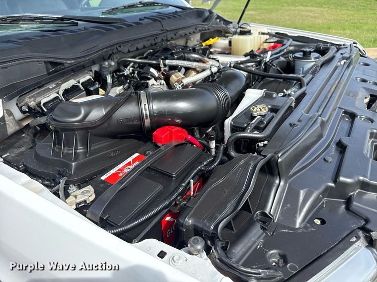 image for item DM5700 2019 Ford F450 Super Duty  Crew Cab utility / service truck