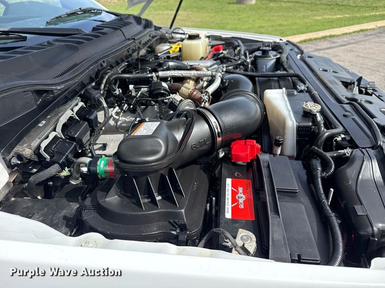 image for item DM5700 2019 Ford F450 Super Duty  Crew Cab utility / service truck