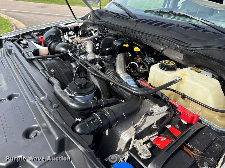 image for item DM5700 2019 Ford F450 Super Duty  Crew Cab utility / service truck