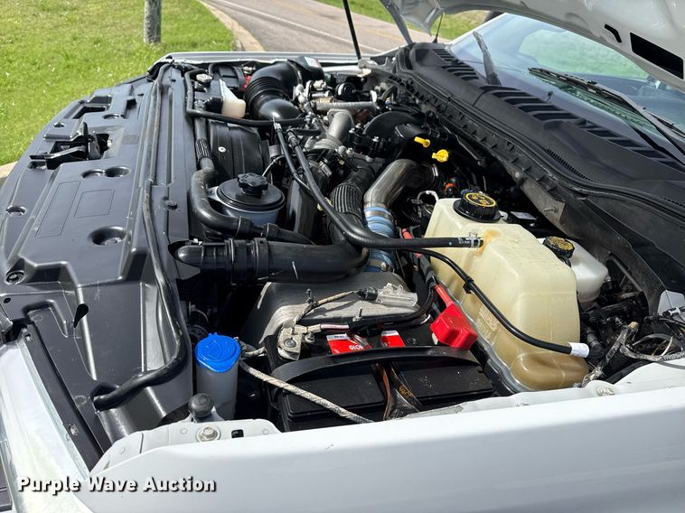 image for item DM5700 2019 Ford F450 Super Duty  Crew Cab utility / service truck