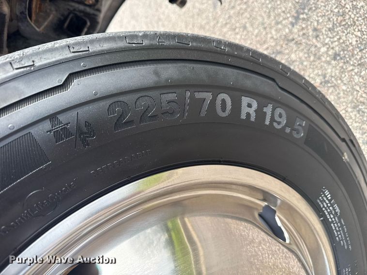 image for item DM5700 2019 Ford F450 Super Duty  Crew Cab utility / service truck