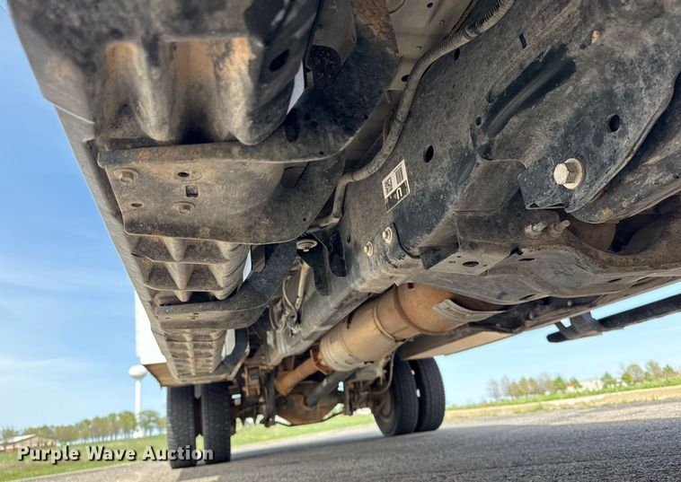 image for item DM5700 2019 Ford F450 Super Duty  Crew Cab utility / service truck