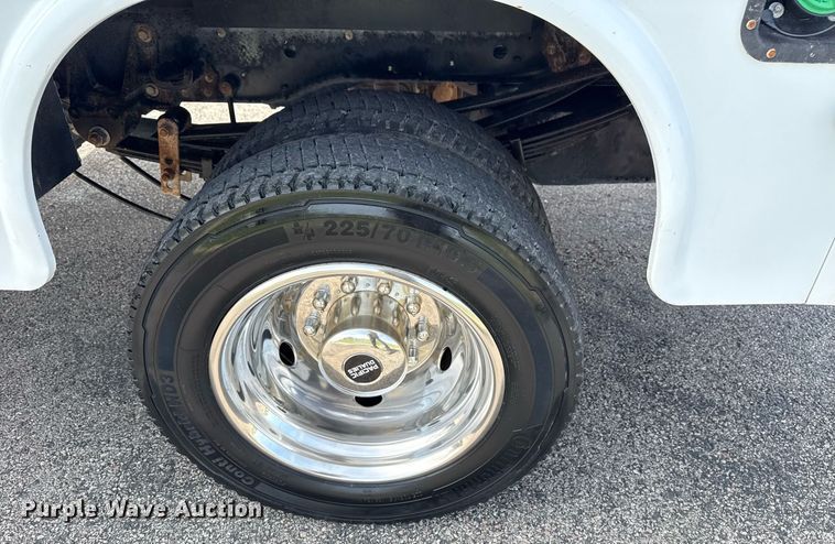 image for item DM5700 2019 Ford F450 Super Duty  Crew Cab utility / service truck