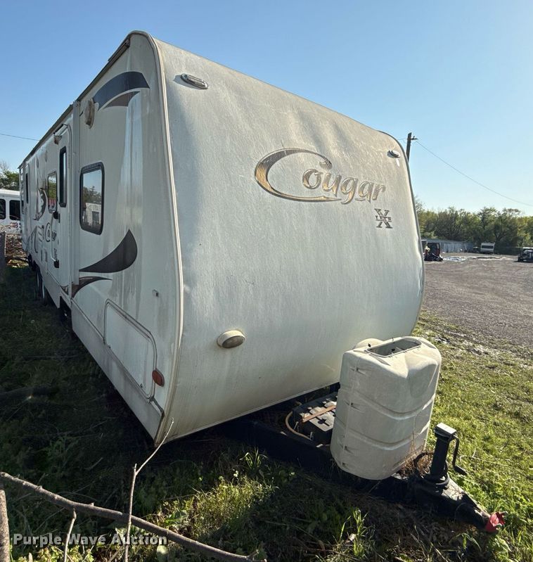 image for item DM5701 2011 Keystone Cougar camper