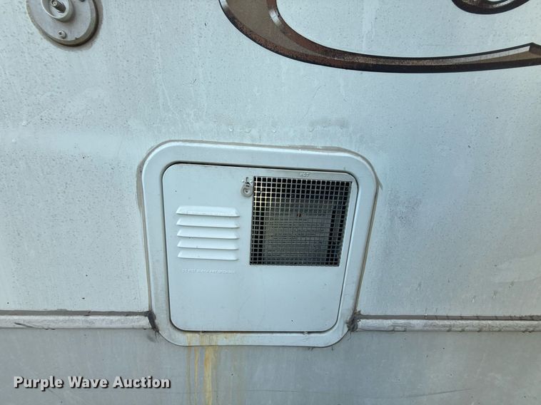 image for item DM5701 2011 Keystone Cougar camper