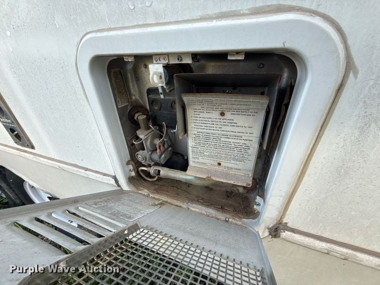 image for item DM5701 2011 Keystone Cougar camper