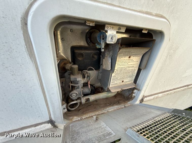 image for item DM5701 2011 Keystone Cougar camper