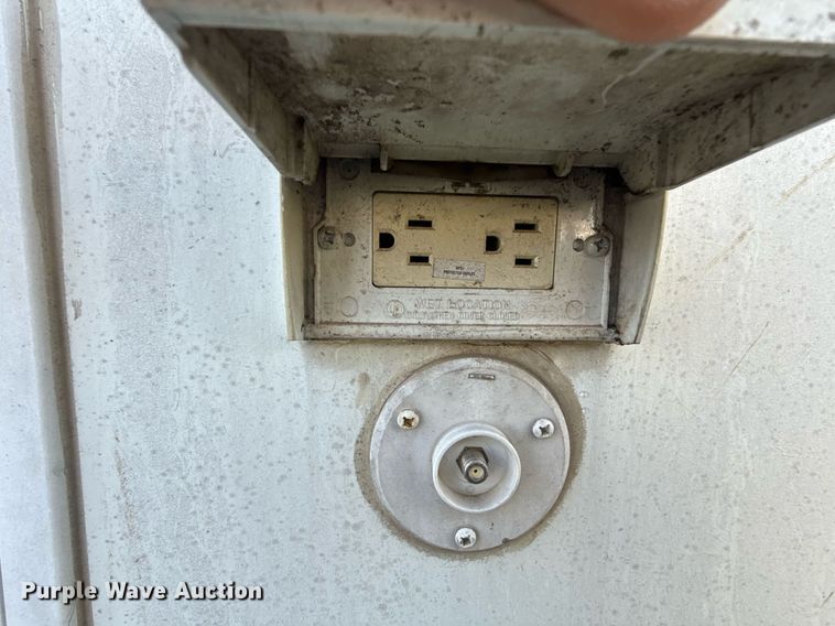 image for item DM5701 2011 Keystone Cougar camper