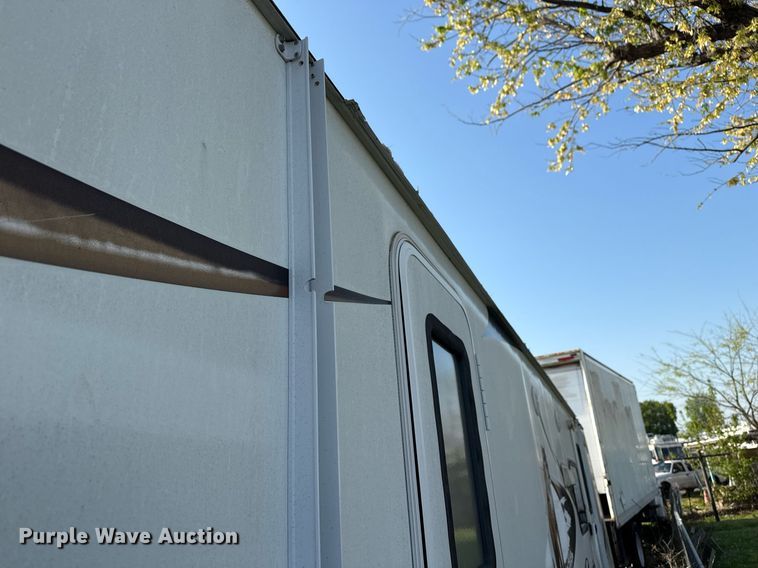 image for item DM5701 2011 Keystone Cougar camper