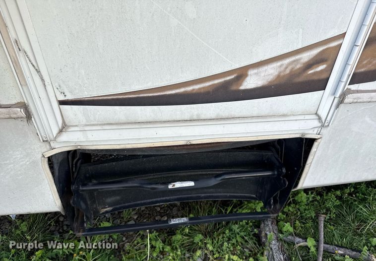 image for item DM5701 2011 Keystone Cougar camper