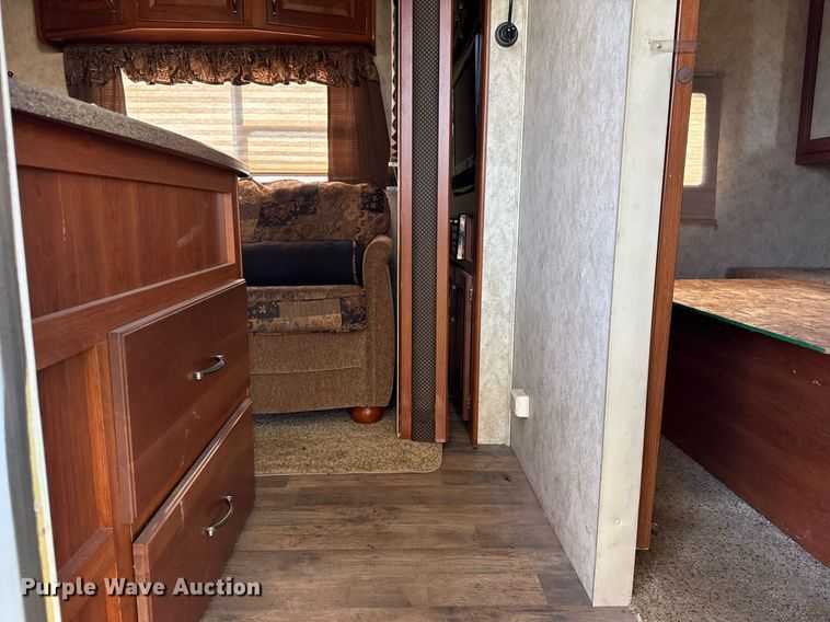 image for item DM5701 2011 Keystone Cougar camper